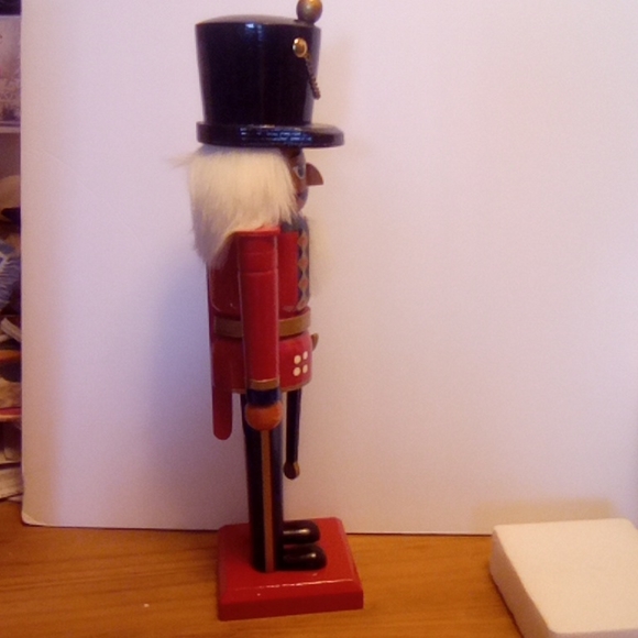 No Longer For Sale Sorry .Vintage Traditions 15" Solid wood nutcracker - Picture 7 of 7
